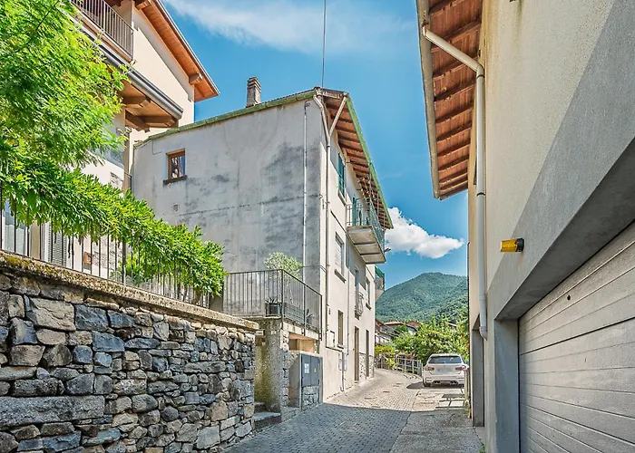 The Window On The Lake, Free Parking Apartament Nesso